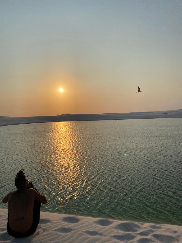 Pôr do sol visto da Lagoa Bonita nos Lençóis Maranhenses